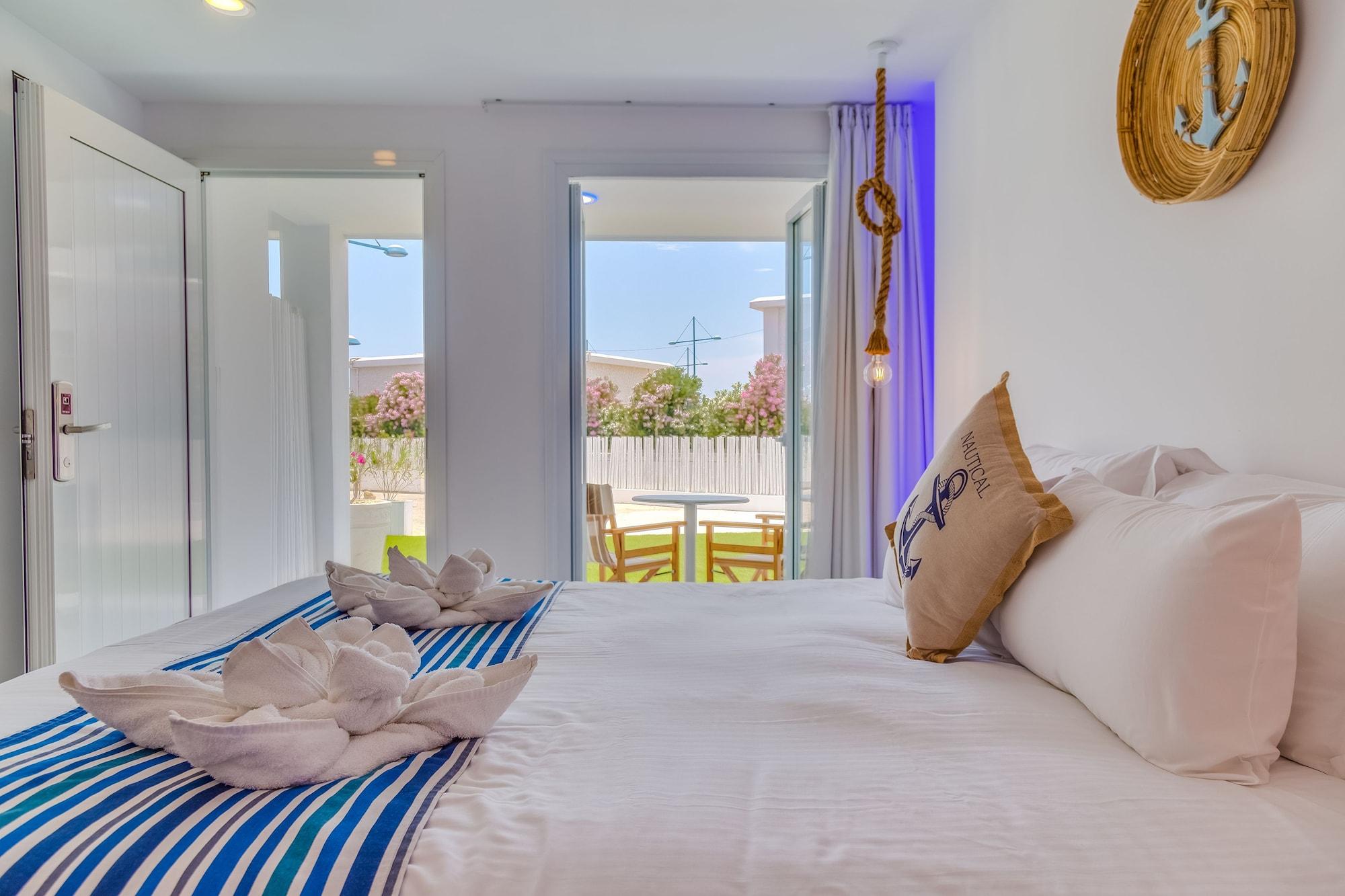 Blue Harbour Boutique Aparthotel Ayia Napa Ngoại thất bức ảnh
