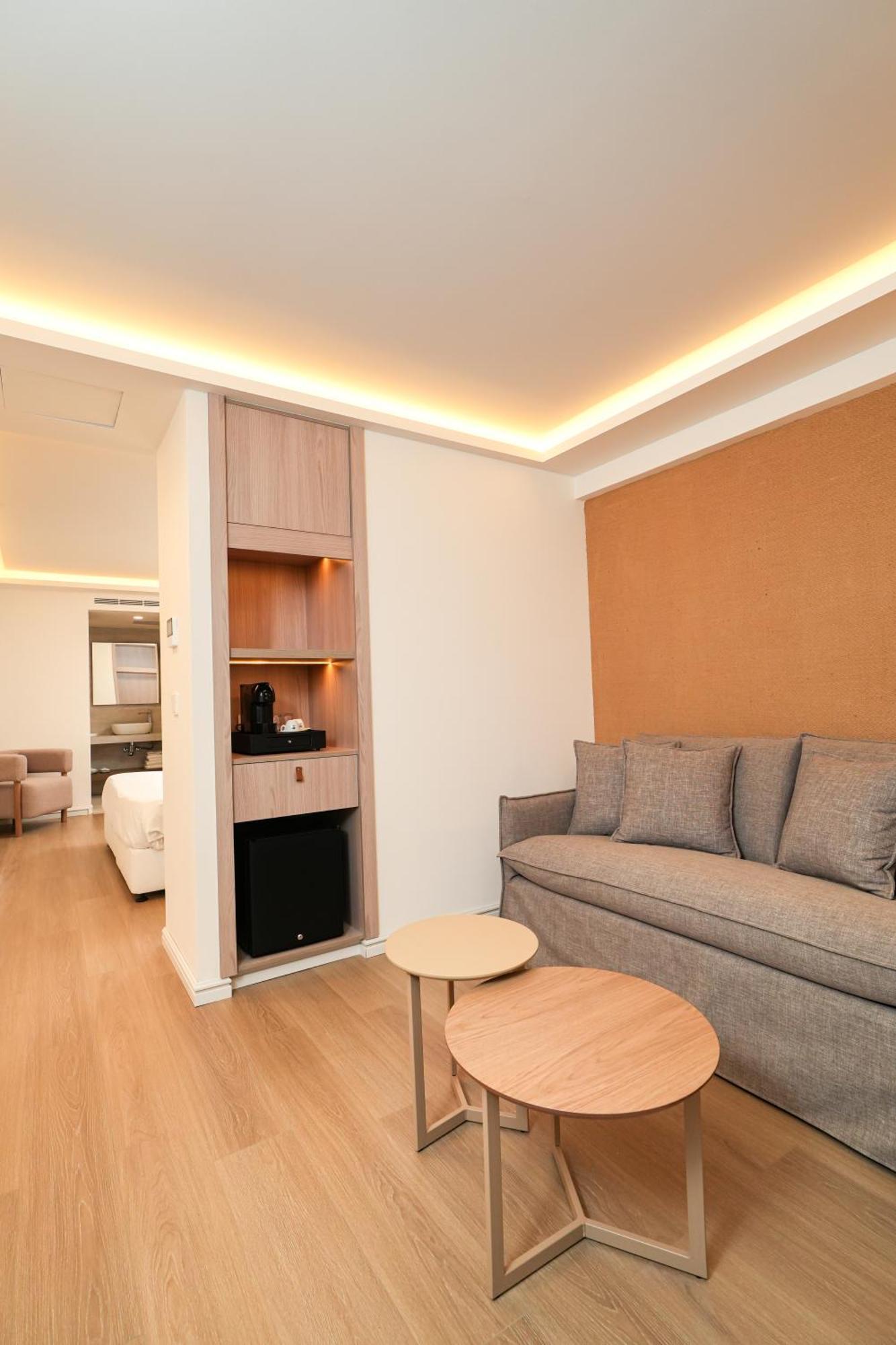 Blue Harbour Boutique Aparthotel Ayia Napa Ngoại thất bức ảnh